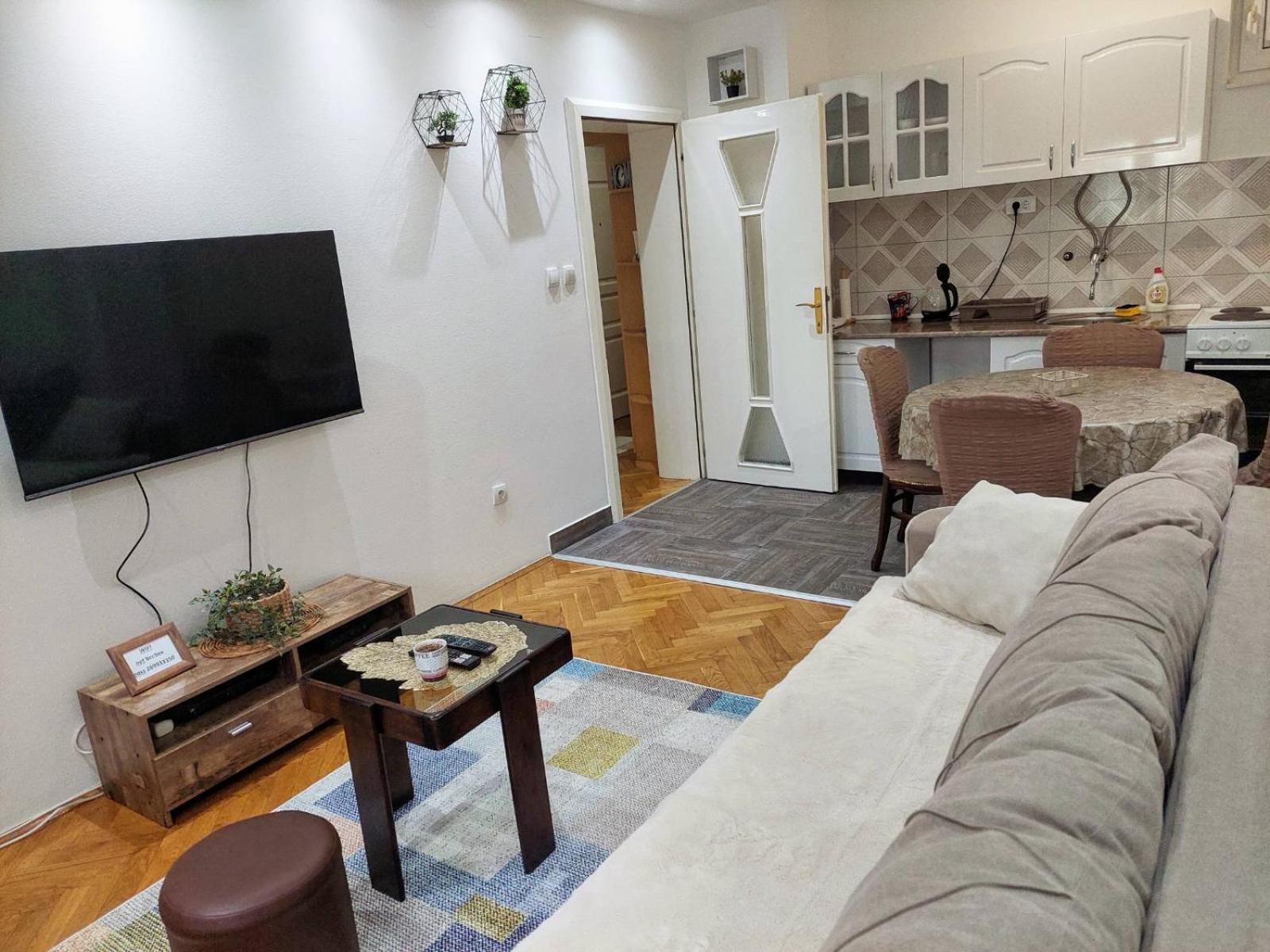 Apartment Stan Na Dan Alexa Sa Free Parkingom